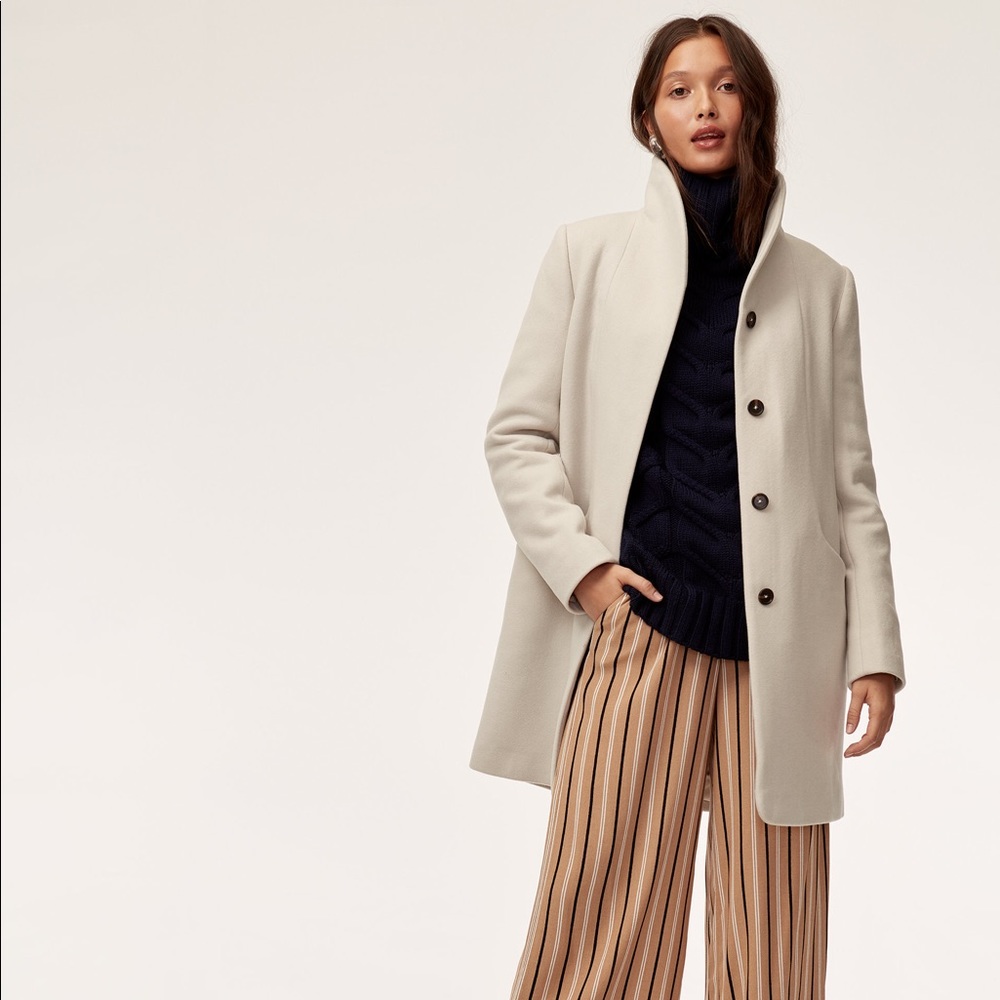 Aritzia Cocoon Coat Size Small In Flirt